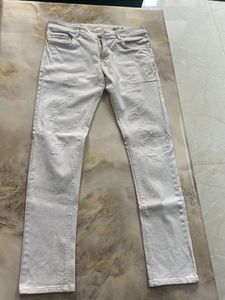 White Ripped Jeans 👖