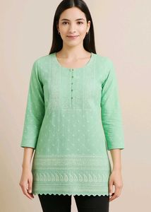 Chikankari Short Kurti 🪞