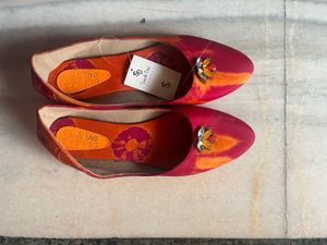 Sindh Desi Embroidered Juttis