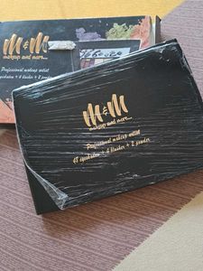 M&amp;M 48 Eyeshadow+ 4 Blusher +2 Powder