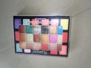 Ranen 18-Color Eyeshadow Palette (Model ES1803)