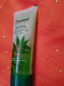 Himalaya Purifying Neem Face Wash With Travel Size
