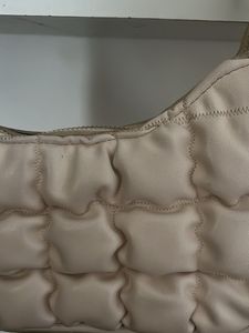White Ruched Baugette Bag With Coin Pirse