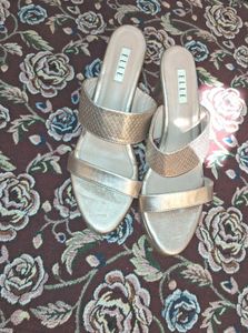 Elle Womens Rose Gold Heels