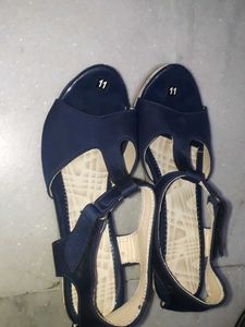 Navy Blue Heels With Gorgeous look💘💥