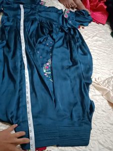 Beautiful Silky Satin Shiny Suite And Salvar💓