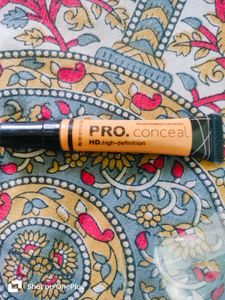 Huda color Pro Concealer+ insight blush+makeup bru