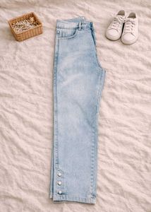 Light Wash Cropped Jeans