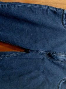 Dark Blue Capri Jeans