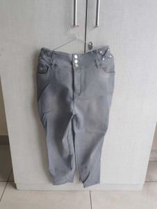 Gray High-Waisted Jeans