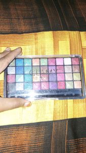 eyeshadow pallet