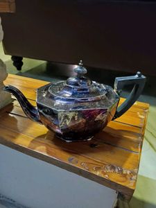 ANTIQUE ART DECO SILVER PLATED TEA POT