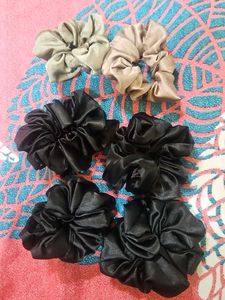 6 Satin Scrunchie Set - 4 Black Never Used