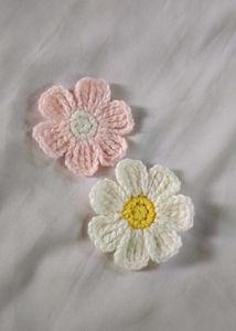 Crochet Flower Appliques - Pink &amp; White