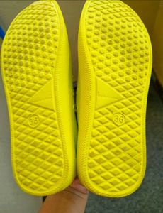 FLUROSCENT GREEN CASUAL SHOES