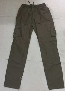 Olive Green Colour Cargo Pant 🟢