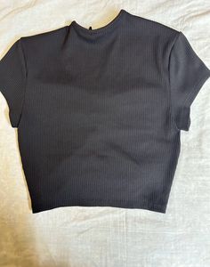 H&amp;M BLACK RIBBED TOP
