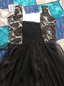 Elegant Black Lace &amp; Tulle Formal Gown