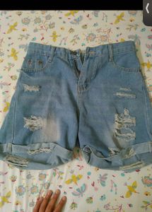 Ripped Denim Shorts urbanic/ savana/ zara