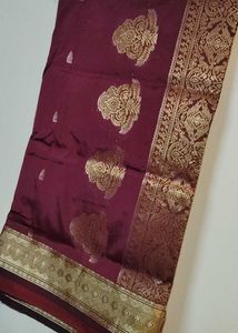 Elegant Silk Saree With Zari Border 💯