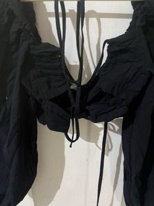 Trendyol Black Puff-Sleeve Crop Top with Crisscros