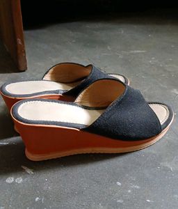 Wedge Heels Black Tan