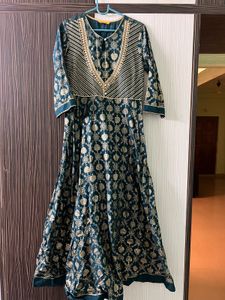 Women Printed Keyhole Neck Fit and Flare Dress
