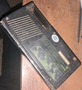Non-working Vintage portable Radio