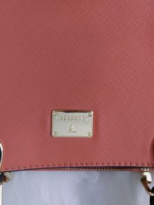 Coral Van HEUSEN HANDBAG With Sling