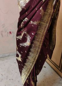 expansive 🔥 Maroon Banarasi Silk Saree 😍