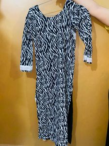 5 Combo Dress, Suit Wth Pants+ 1 Black Pant