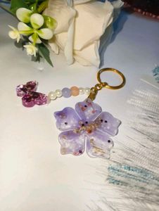 Resin Flower 🌸 Keychain