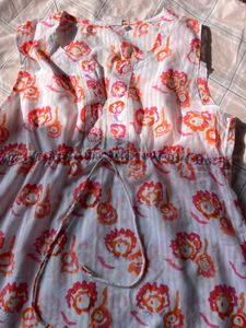 Floral Sleeveless Tunic Top