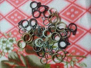40 Curtain Hooks