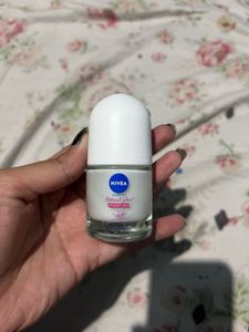 Nivea Women Natural Glow Deodorant Roll On