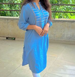 Max Embroidered Straight Kurta