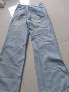 Distressed Wide Leg Jeans