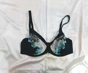 🇳🇿💫💗 Beautiful black floral bra