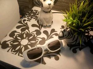 Chic White Rectugular Sunglasses