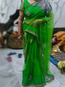 Very Beautfull Parrot Green Net Saree