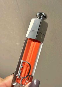 Dior addict lip maximiser Shade 04 (coral)