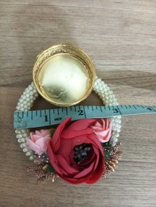 DECORATIVE CANDLE HOLDER