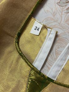 Girls&#39; Traditional Pattu Pavadai Set