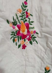 Embroidered Kurta set only in 400 rs