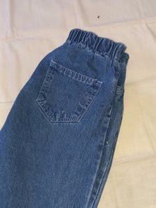 NEW BOOTCUT HIGHWAISTED JEANS