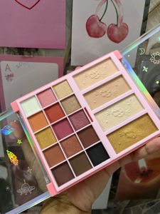 Shryoan &#39;Born to Sparkle&#39; Makeup Kit