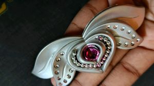 A set of two hair 🖇️clips 💫🦋