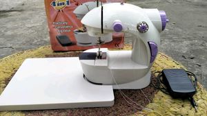 Mini Sewing Machine