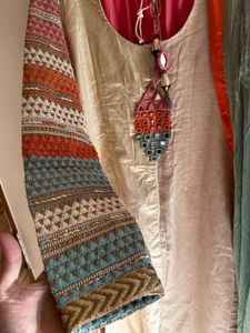 Elegant Pakistani Salwar Kameez