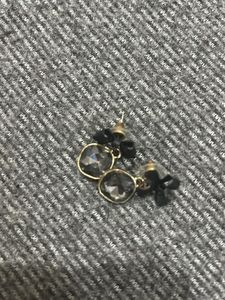 Black How Earring